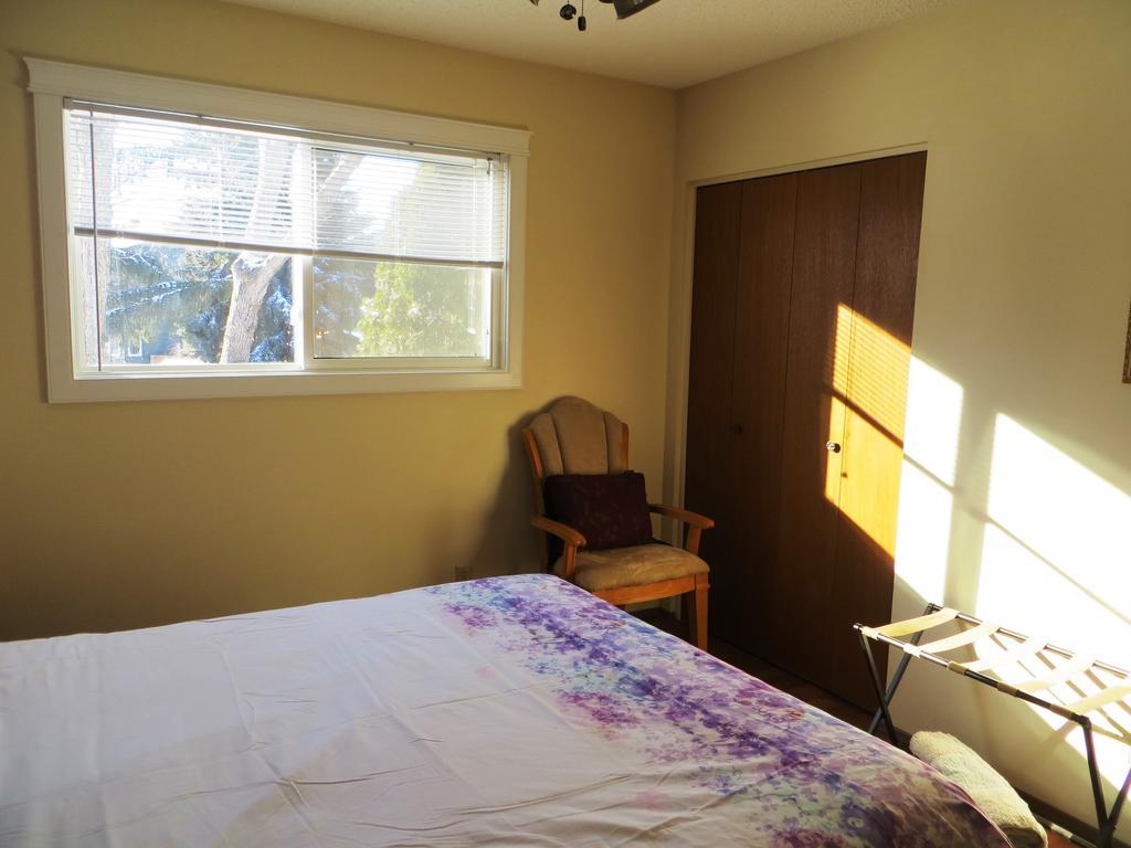 Wild Rose Bed & Breakfast แซสเกอทูน ภายนอก รูปภาพ